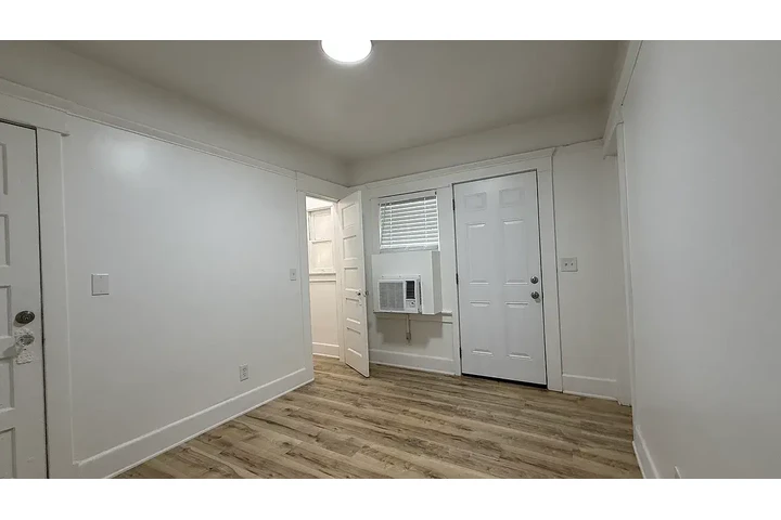 $1195 : Santa Ana Renta image 4