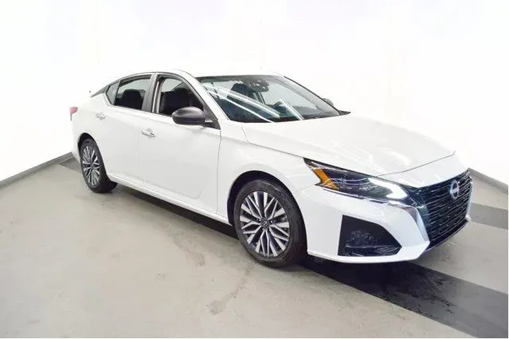 $20994 : Nissan Altima 2025 2.5 SV 4d image 2