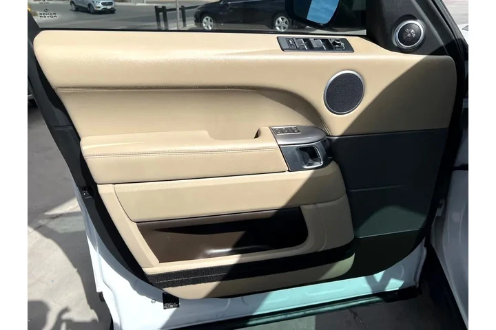 2015 Land Rover Range Rover S image 10