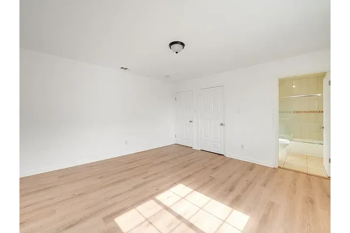 $3700 : Beautiful Home 4B/2B image 5