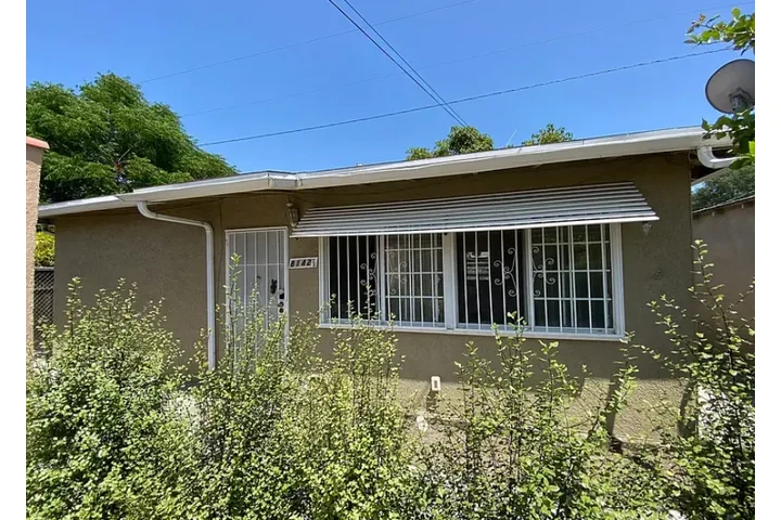 $1650 : Open concept from living room image 1