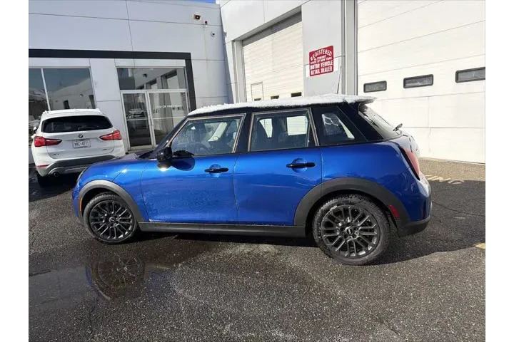 $31998 : MINI Hardtop 4 Door 2025 Coo image 4