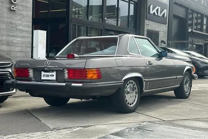 $27900 : Mercedes-Benz 560-Class 1986 image 4