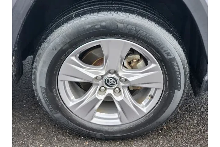 $27999 : Toyota RAV4 2022 AWD XLE 4dr image 9