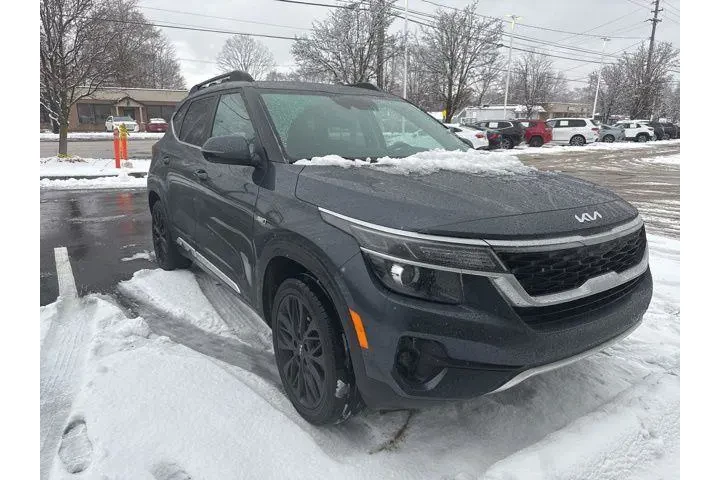 $17500 : Kia Seltos 2022 AWD Nightfal image 2
