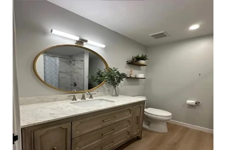 $950 : Beautiful completely remodeled image 2