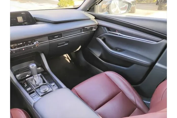 $26998 : Mazda Mazda3 Hatchback 2024 image 10