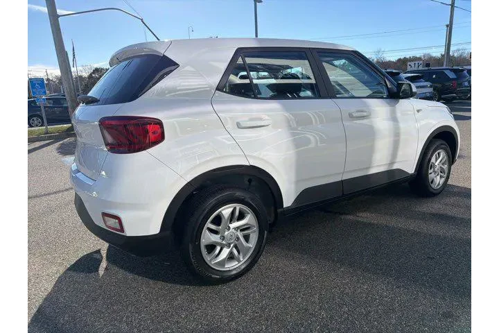 $19977 : Hyundai VENUE 2025 SE 4dr Cr image 6