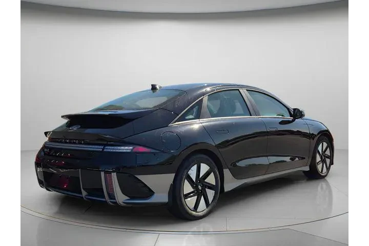 $25492 : Hyundai IONIQ 6 2024 SE 4dr image 6