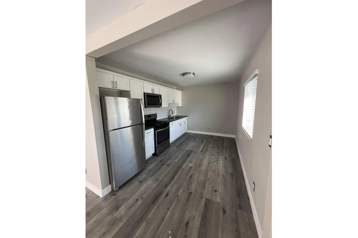 $1000 : ESTUDIO EN LOS ÁNGELES 1 PARK image 1