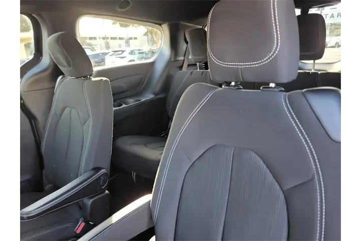 $18991 : Chrysler Pacifica 2018 Touri image 10