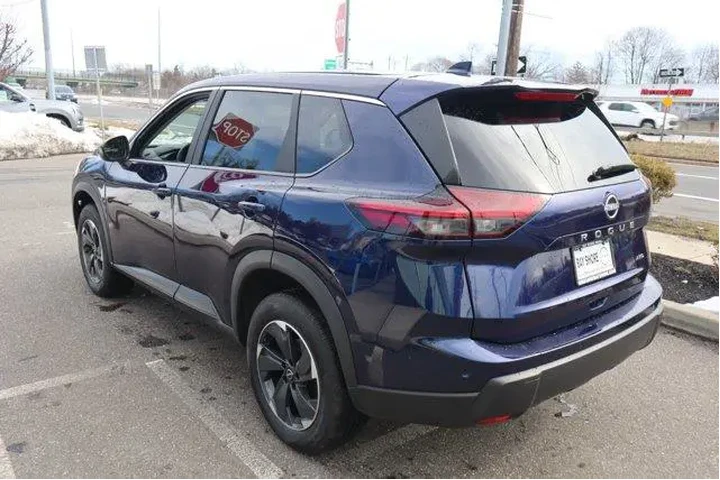 $22141 : Nissan Rogue 2025 AWD SV 4dr image 8