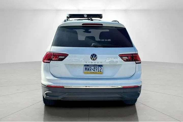 $14995 : Volkswagen Tiguan 2022 S 4dr image 3