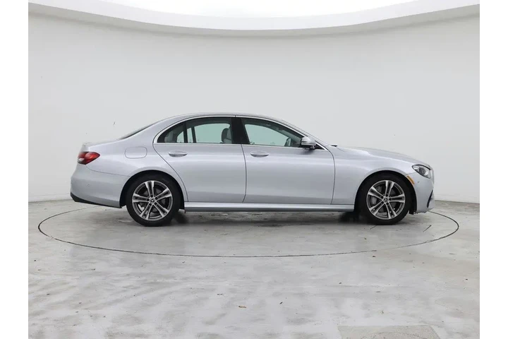 $35998 : Mercedes-Benz E-Class 2022 E image 7
