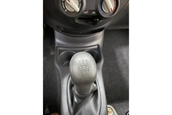 $5999 : 2014 Versa Note image 4