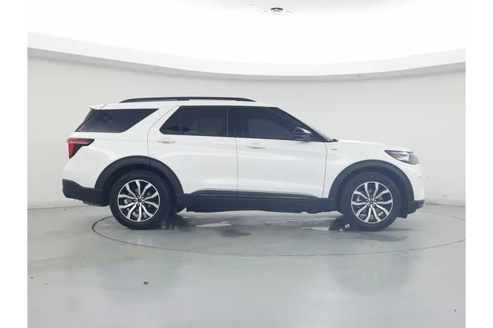 $39998 : Ford Explorer 2025 ST-Line 4 image 7