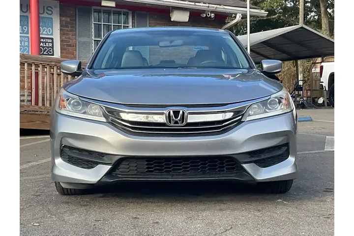 $11760 : Honda Accord 2017 LX 4dr Sed image 2