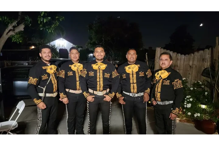 Mariachis 213 9921117 image 1