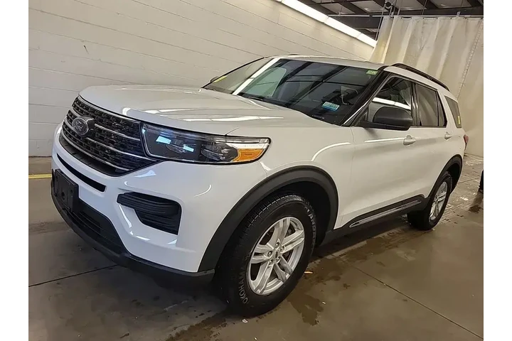 $26299 : Ford Explorer 2023 AWD XLT 4 image 2