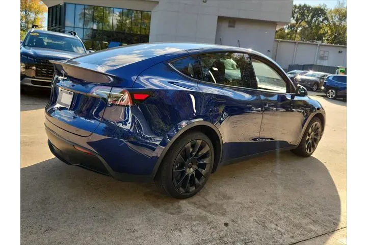$27991 : Tesla Model Y 2021 AWD Long image 7