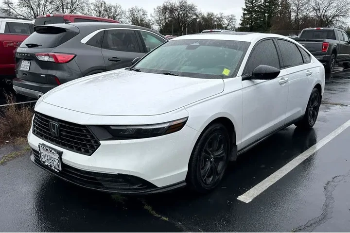 $28495 : Honda Accord 2025 SE 4dr Sed image 1