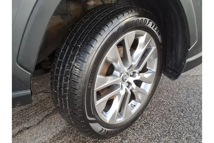 $23799 : Toyota RAV4 2019 XLE Premium image 4