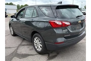 $16937 : Chevrolet Equinox 2020 LS 4d thumbnail