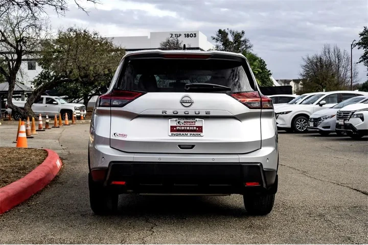 $25999 : Nissan Rogue 2025 S 4dr Cros image 6