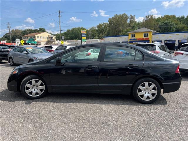 $10990 : 2010 Civic image 8