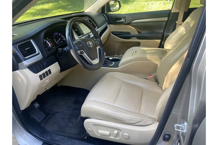 $9900 : 2014 Toyota Highlander XLE image 9