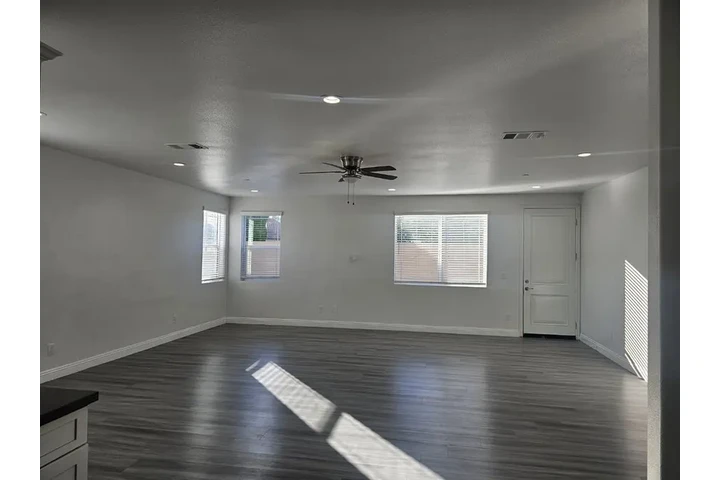 $2550 : Must see - Won't last! image 2