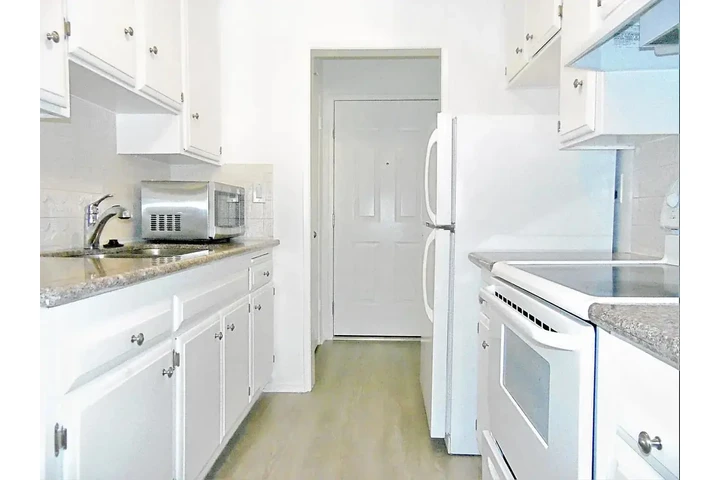 $1100 : Moderno Apartamento en LA image 7