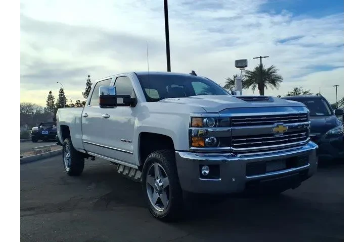 $39974 : Chevrolet Silverado 2500HD 2 image 8