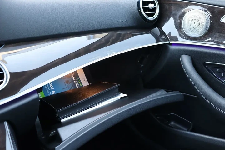 $27929 : 2019 E 300 RWD Sedan image 1