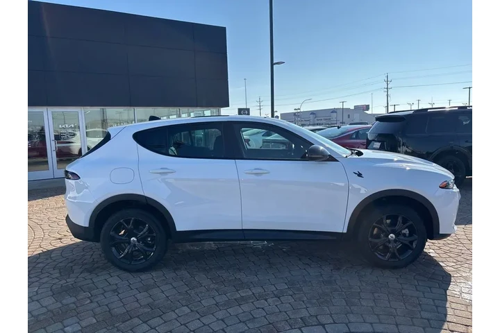 $24998 : 2024 Hornet GT Plus image 4