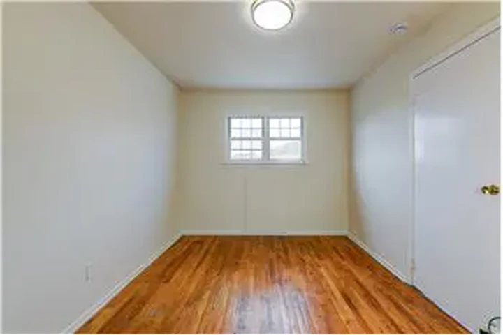 $1900 : Rental property with 2 bedro image 10