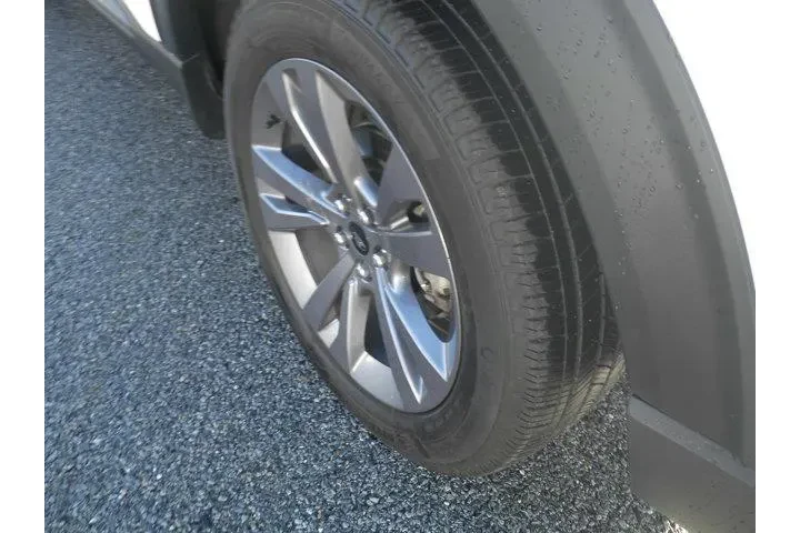 $36980 : Ford Explorer 2023 AWD XLT 4 image 10