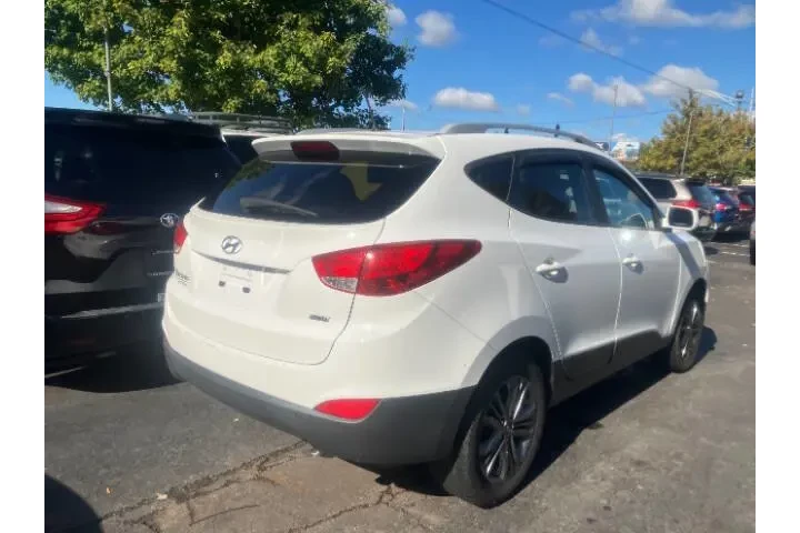 $10990 : 2015 Tucson SE image 4