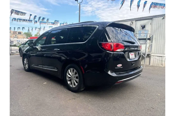 $10999 : 2018 Pacifica Touring L image 5