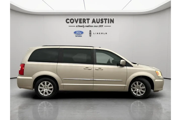 $9591 : Chrysler Town and Country 20 image 6