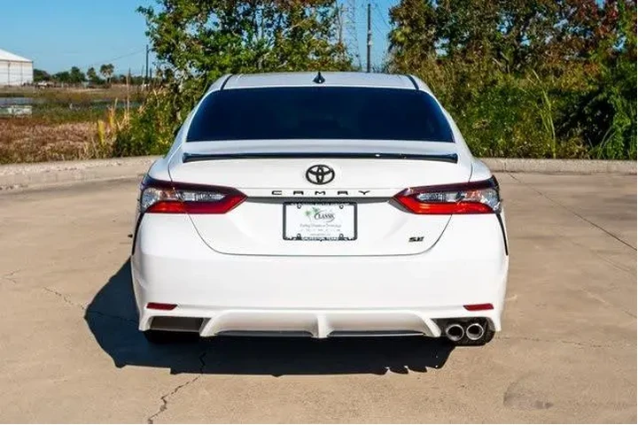 $20647 : Toyota Camry 2021 SE Nightsh image 3