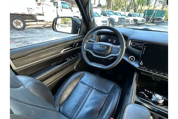 $35372 : Jeep Wagoneer 2024 4x4 Serie image 9