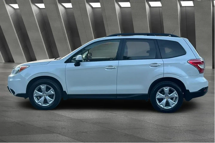$11700 : Subaru Forester 2014 AWD 2.5 image 8