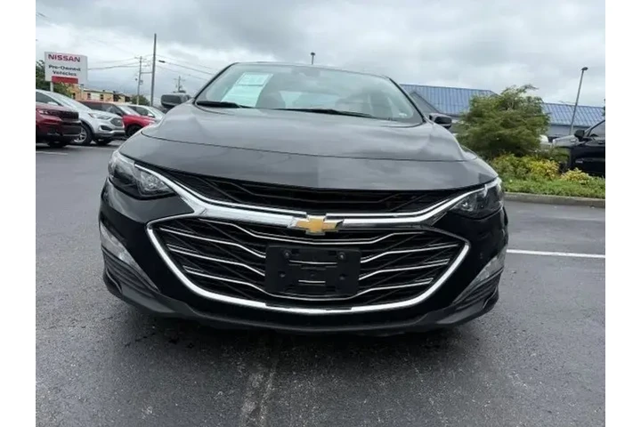 $17995 : Chevrolet Malibu 2023 LT 4dr image 2