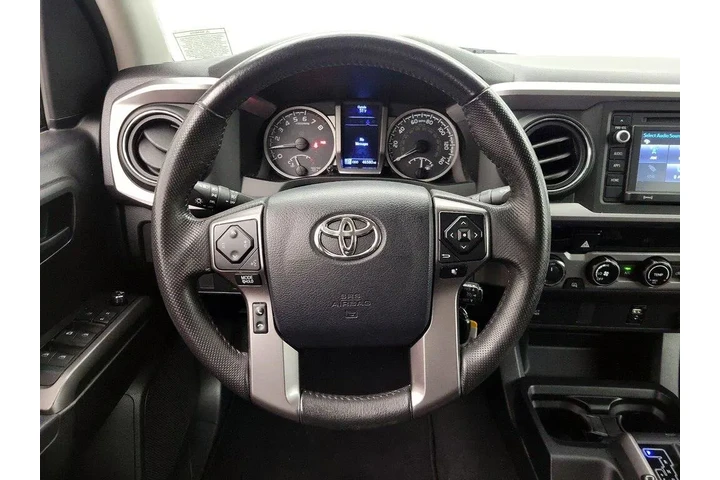 $30998 : Toyota Tacoma 2017 4x4 SR5 V image 10