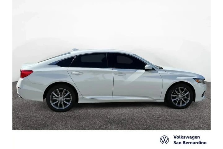 $25985 : Honda Accord 2021 LX 4dr Sed image 6