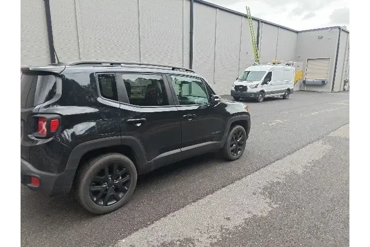 $19990 : Jeep Renegade 2023 4x4 Altit image 3