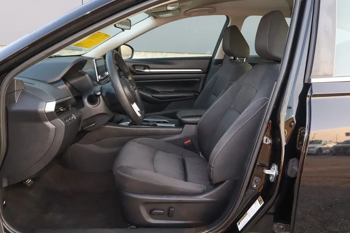 $18588 : 2022 Altima 2.5 SV image 7