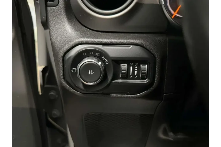 $32995 : Jeep Wrangler Unlimited 2021 image 10