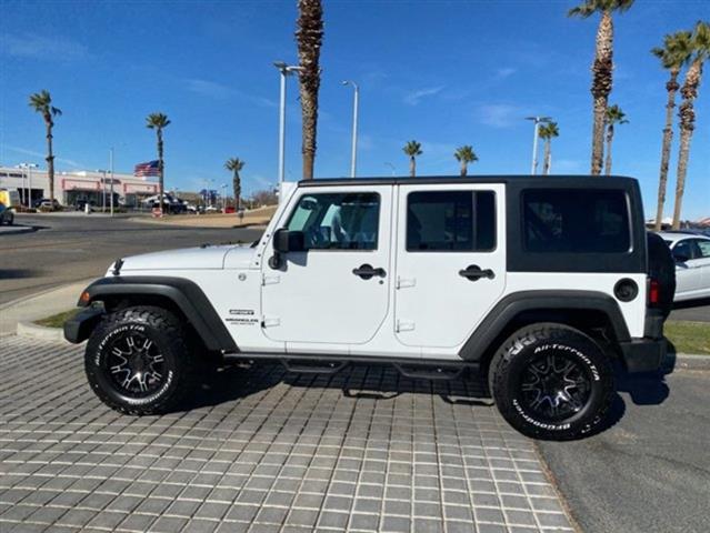 $17637 : 2015 Jeep Wrangler image 4